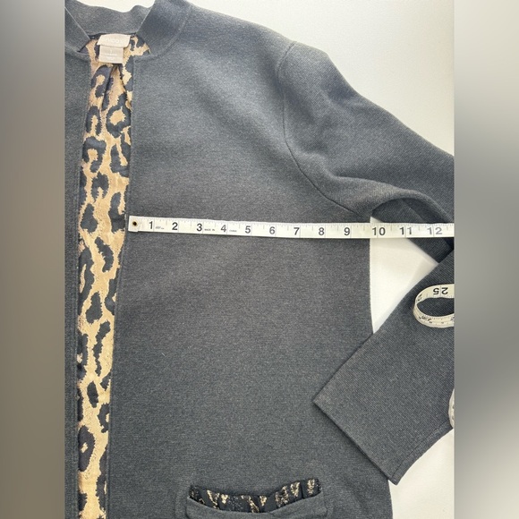 Chico’s Gray Knit Open Cardigan With Metallic Leopard Jacquard Back Size Medium - Picture 6 of 11